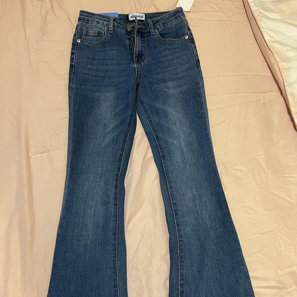 Mid-hide waist jean